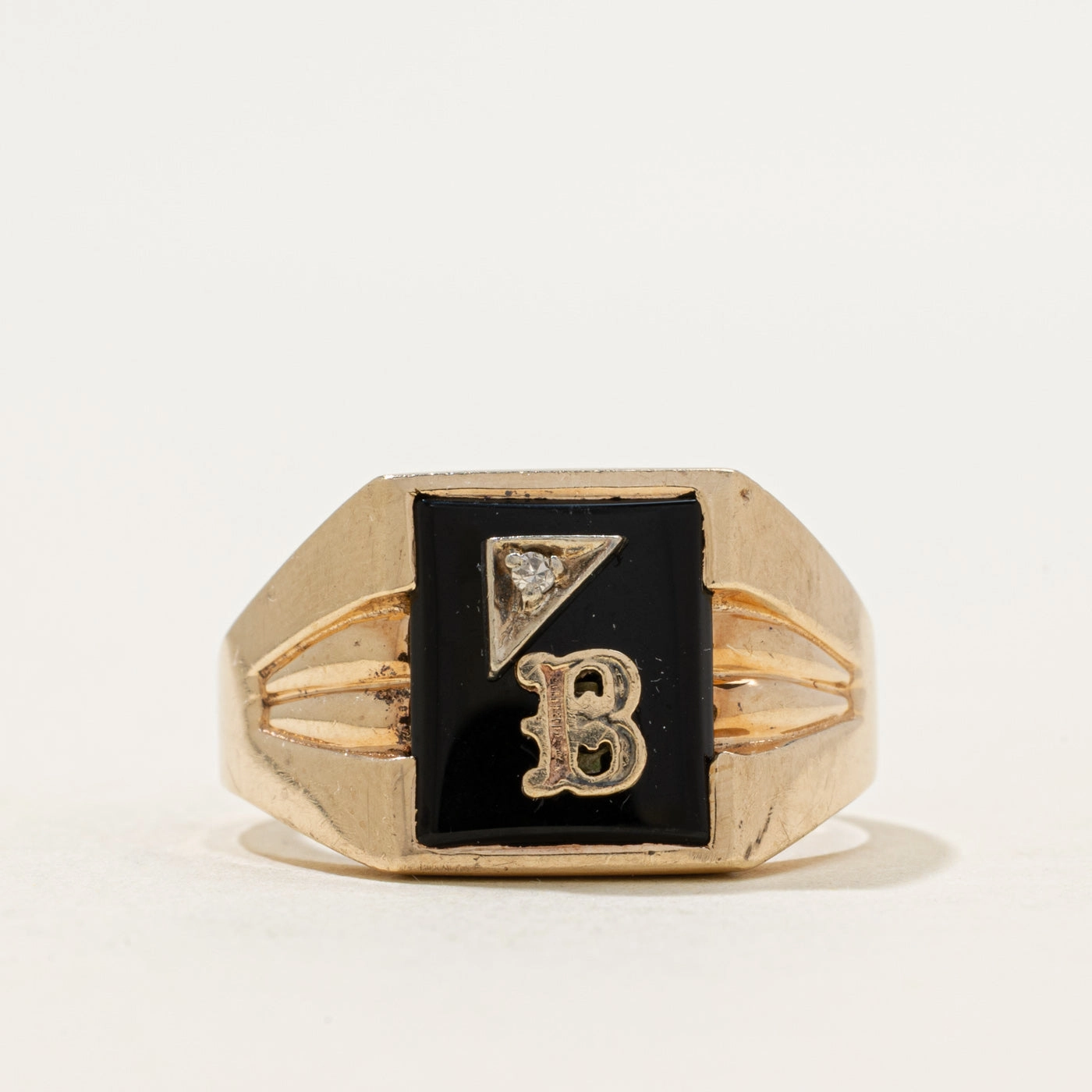 Modern Twist Charming Sparkle 10k Onyx & Diamond "B" Initial Grooved Signet Ring | 1.37ct | SZ 10.25