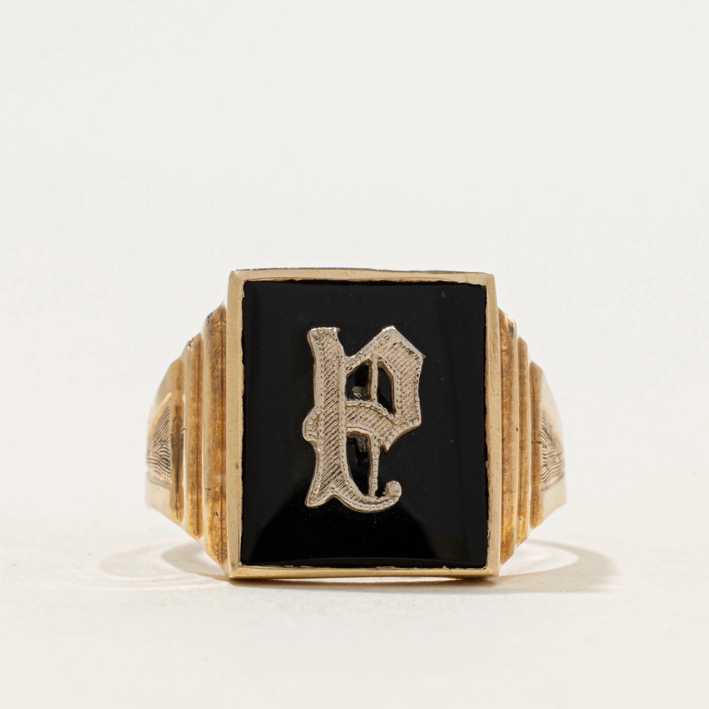 10k Onyx "P" Initial Grooved Signet Ring | 1.93ct | SZ 10.5 Distinctive Sparkle Understated Elegance