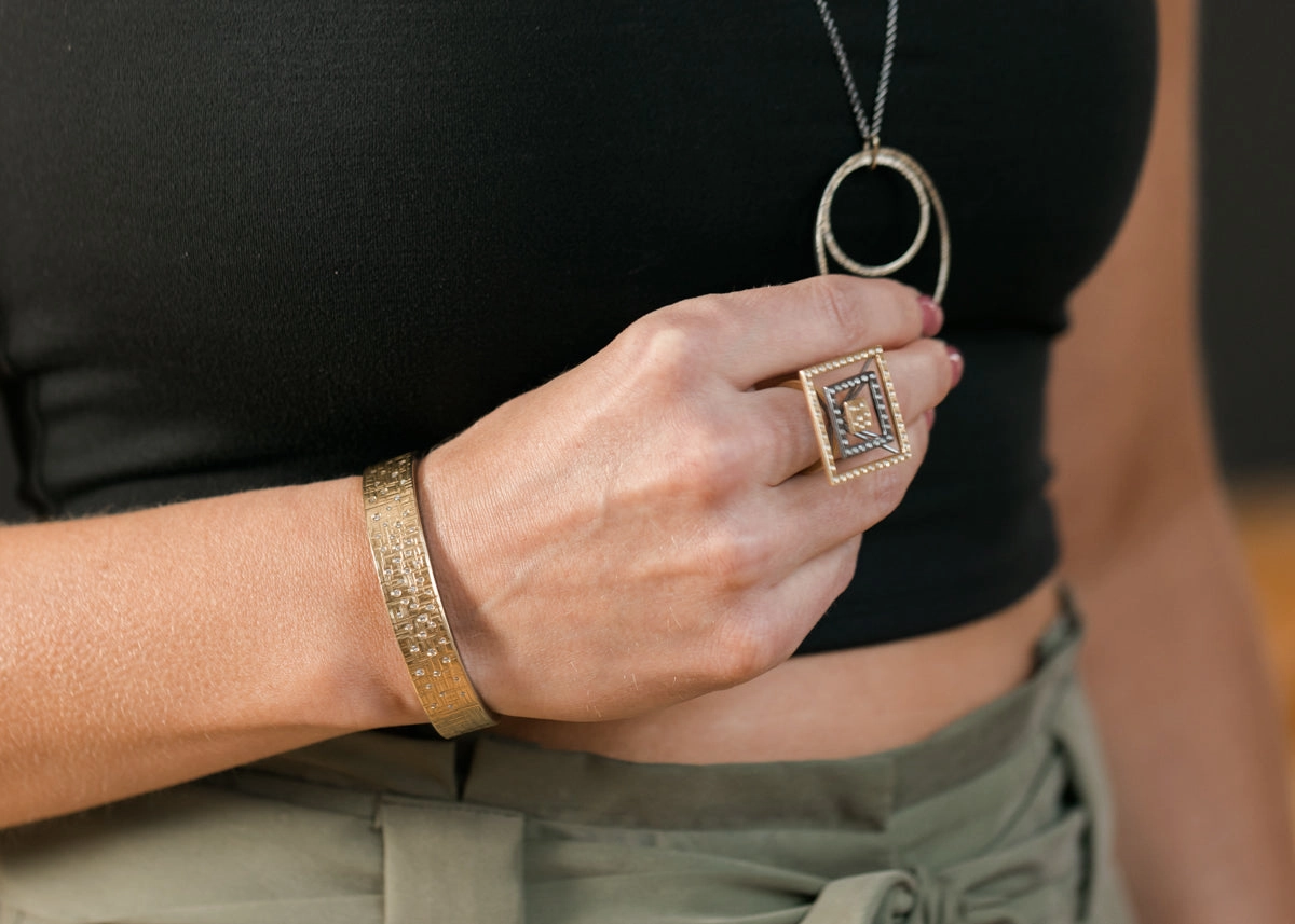 18k Aspen Squared Cuff - 18k Gold   Reclaimed VS Diamonds Classic Choice Shine In Light