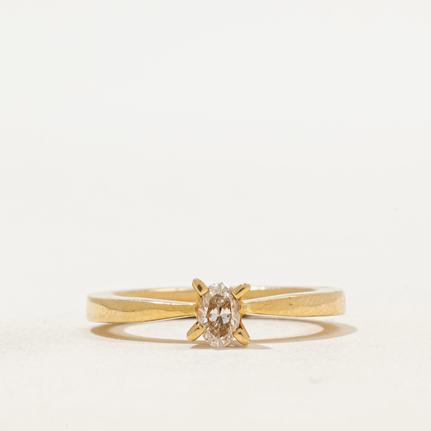 18k Oval Cut Diamond Reverse Tapered Ring | SZ 6.75 Contemporary Touch