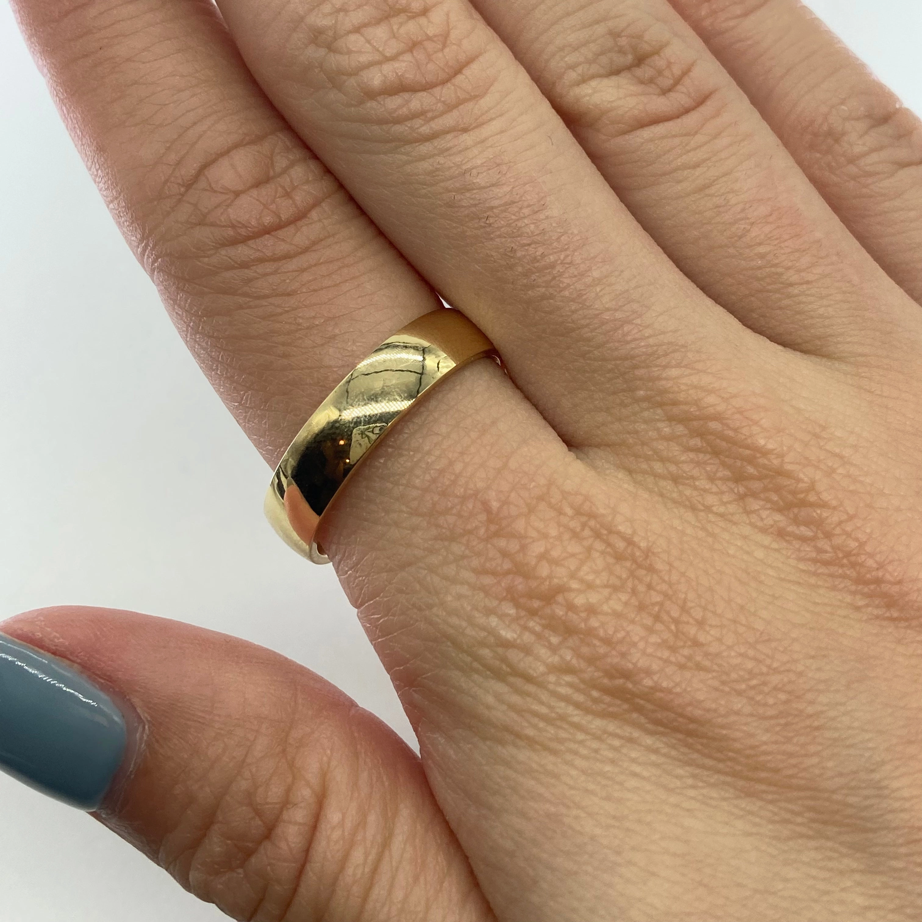 '100 Ways' 18k Yellow Gold Band | 5mm Fashionable Style