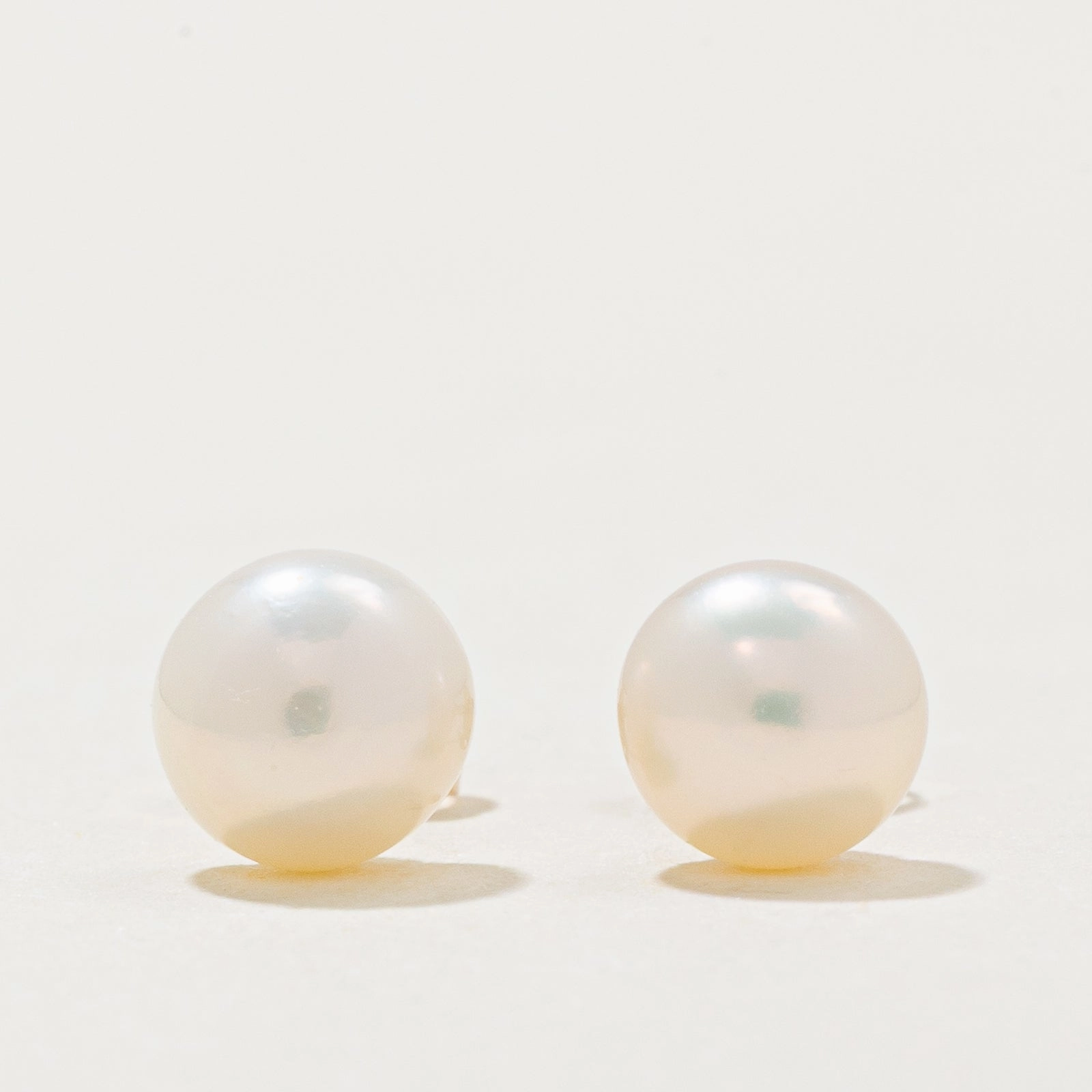 '100 Ways' Classic Pearl Stud Earrings | Special Look Neutral Mood