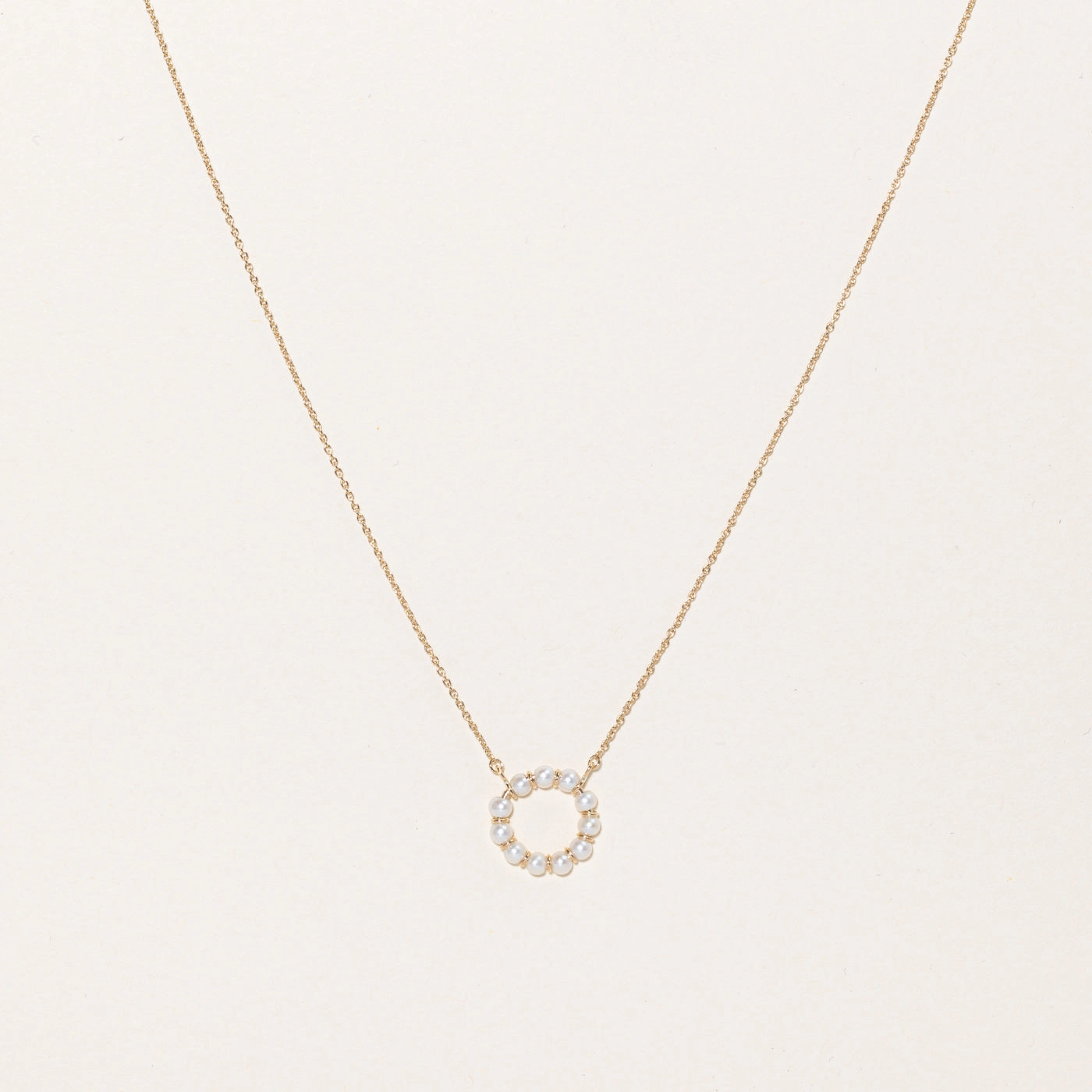 Romantic Event Glowing Details '100 Ways' Freshwater Pearl Wreath Pendant Necklace | 18" |