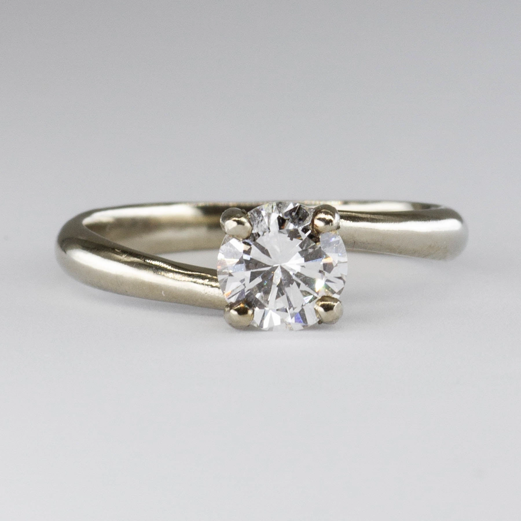 '100 Ways' GIA Certified Diamond Solitaire 18K Ring | 0.71 ct VS1 E | SZ 5.5 Elegant Detail Eye-Catching Detail