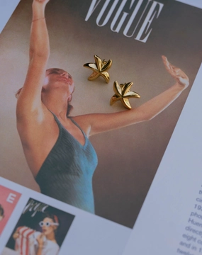 Starfish Stud Earrings Elegant Feel Sparkling Piece