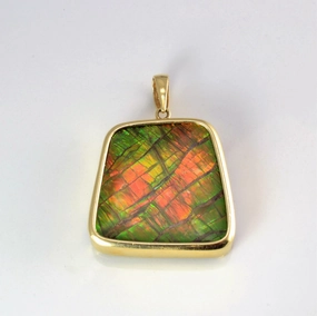 Shining Feature Classic Shine Bezel Set Ammolite Pendant