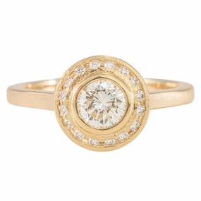 Style Essential Clean Spark Round Diamond Channel Halo Ring - 18ky Gold   VS Diamonds