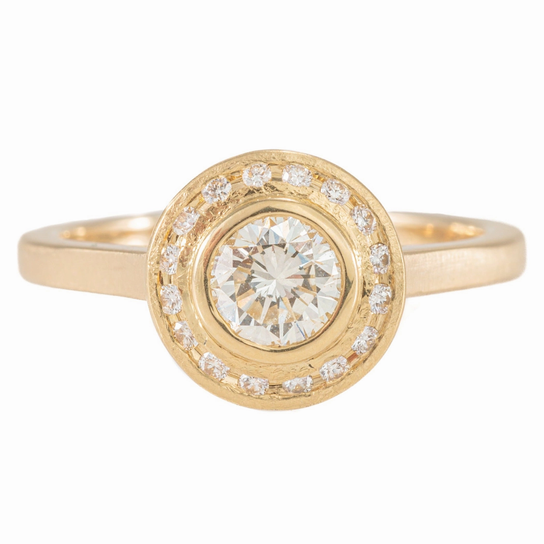 Round Diamond Channel Halo Ring - 18ky Gold   VS Diamonds Brilliant Piece