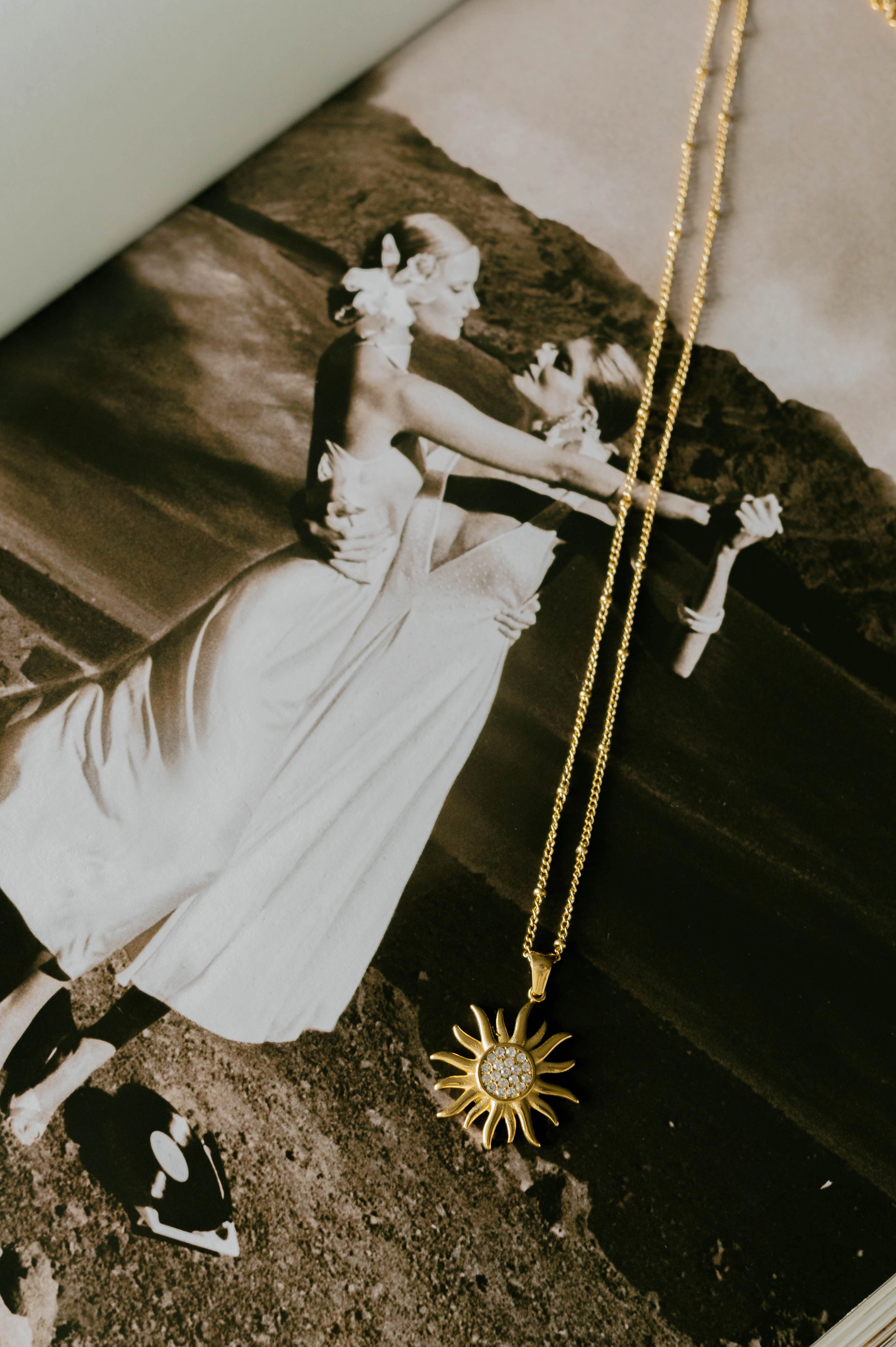 Sunburst Pendant Necklace Chic Ensemble