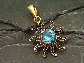 Classic Outfit Blue Topaz, Alchemia Sun Pendant