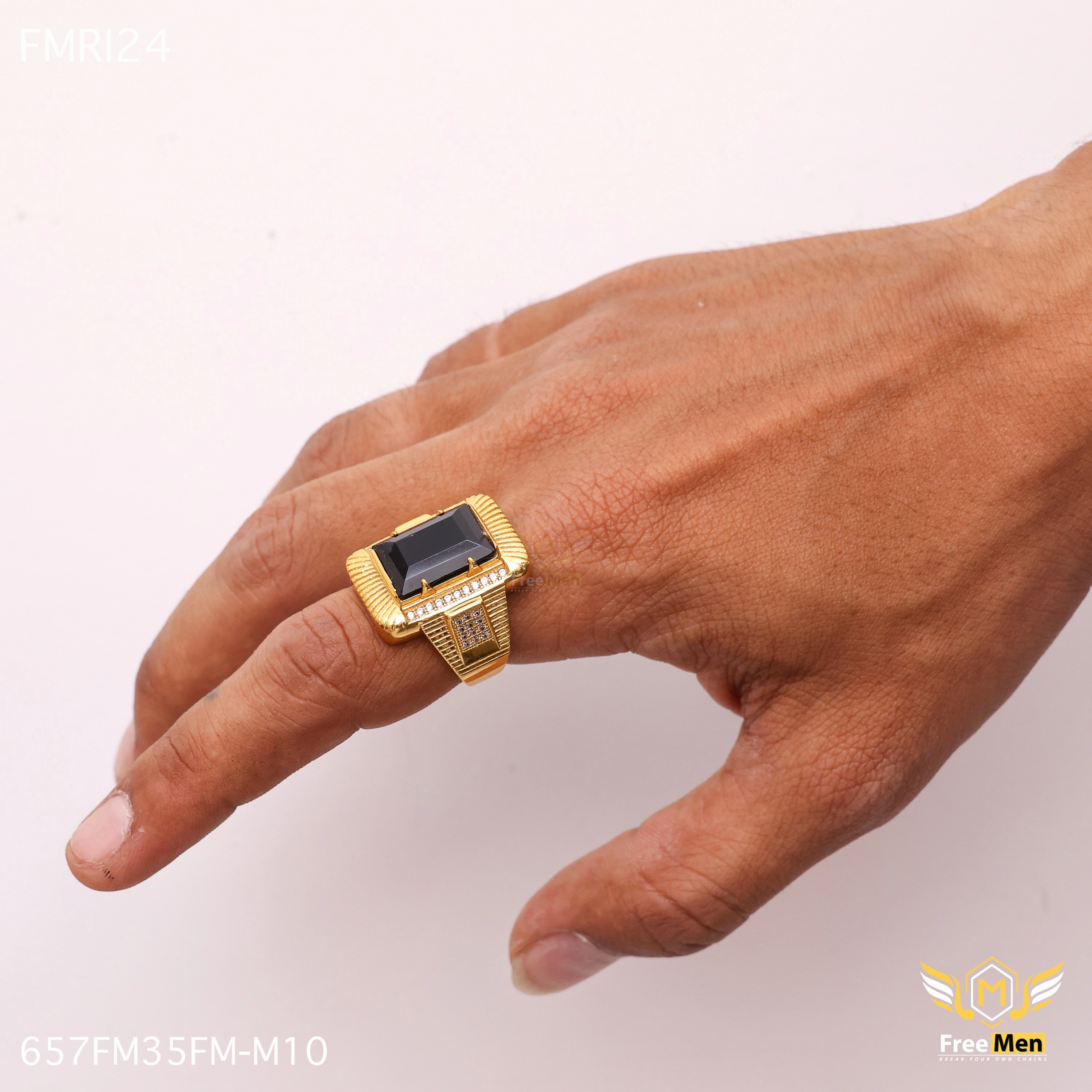 Refined Accessory Freemen Encircle Black Big AD Design Golden Ring - FMRI24