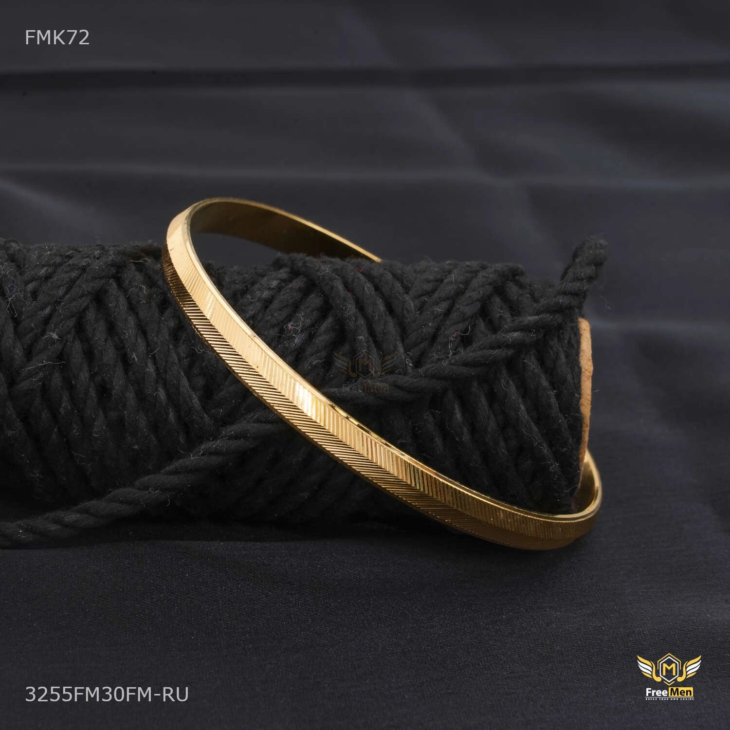 Graceful Choice Designer Mini Arrow Lining golden kada for Men FMK72