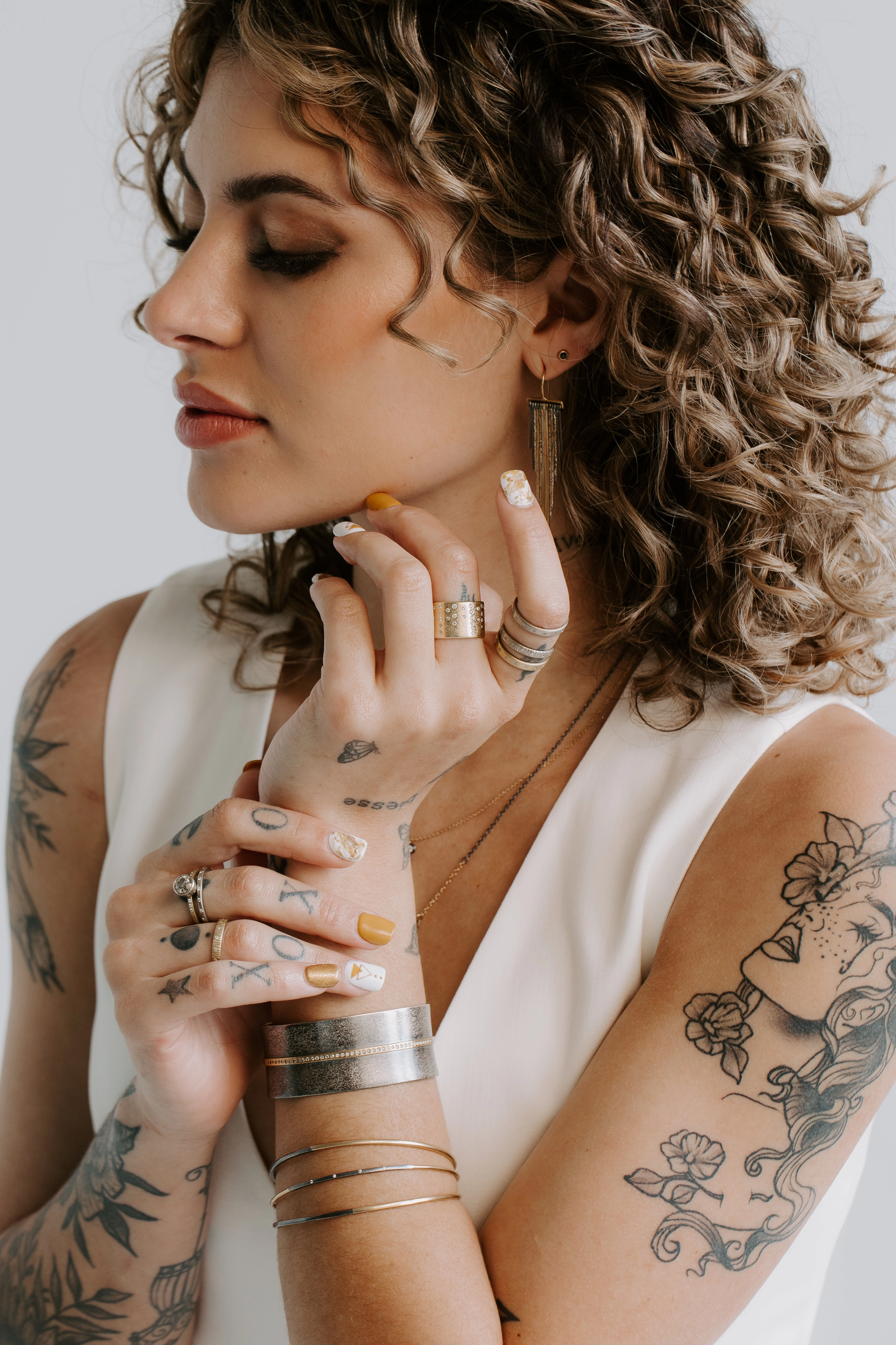 Diamond Party Band - 18ky Gold   Reclaimed Diamonds Glossy Vibe High Class