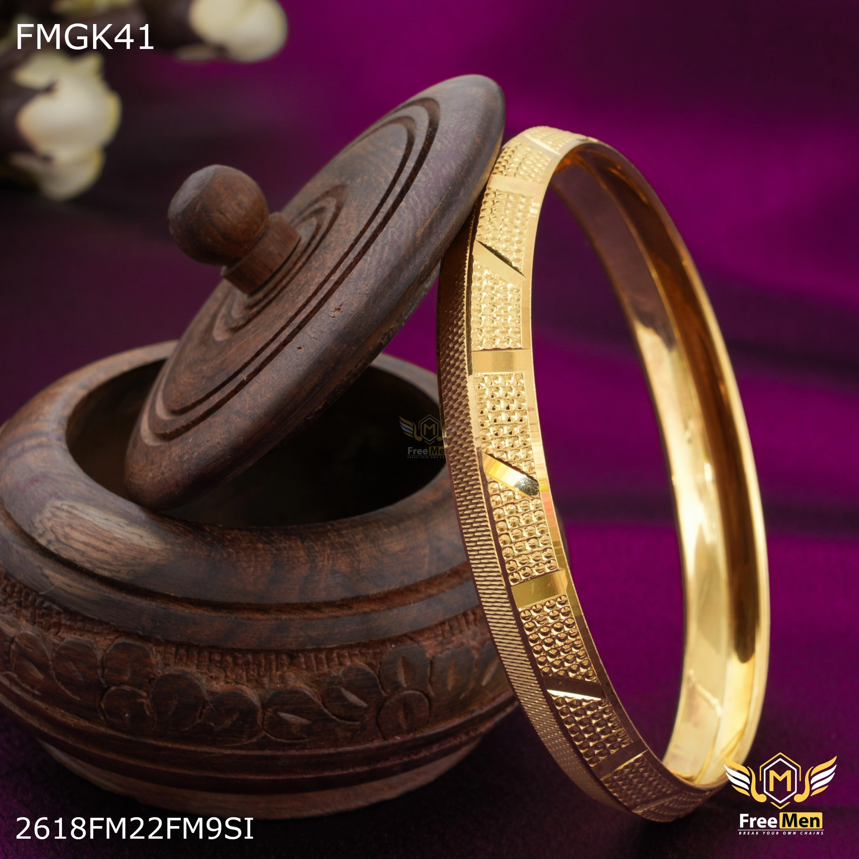 Highlight Moment Timeless Wardrobe FreeMen Cross Lining gold plated kada for Men FMGK41