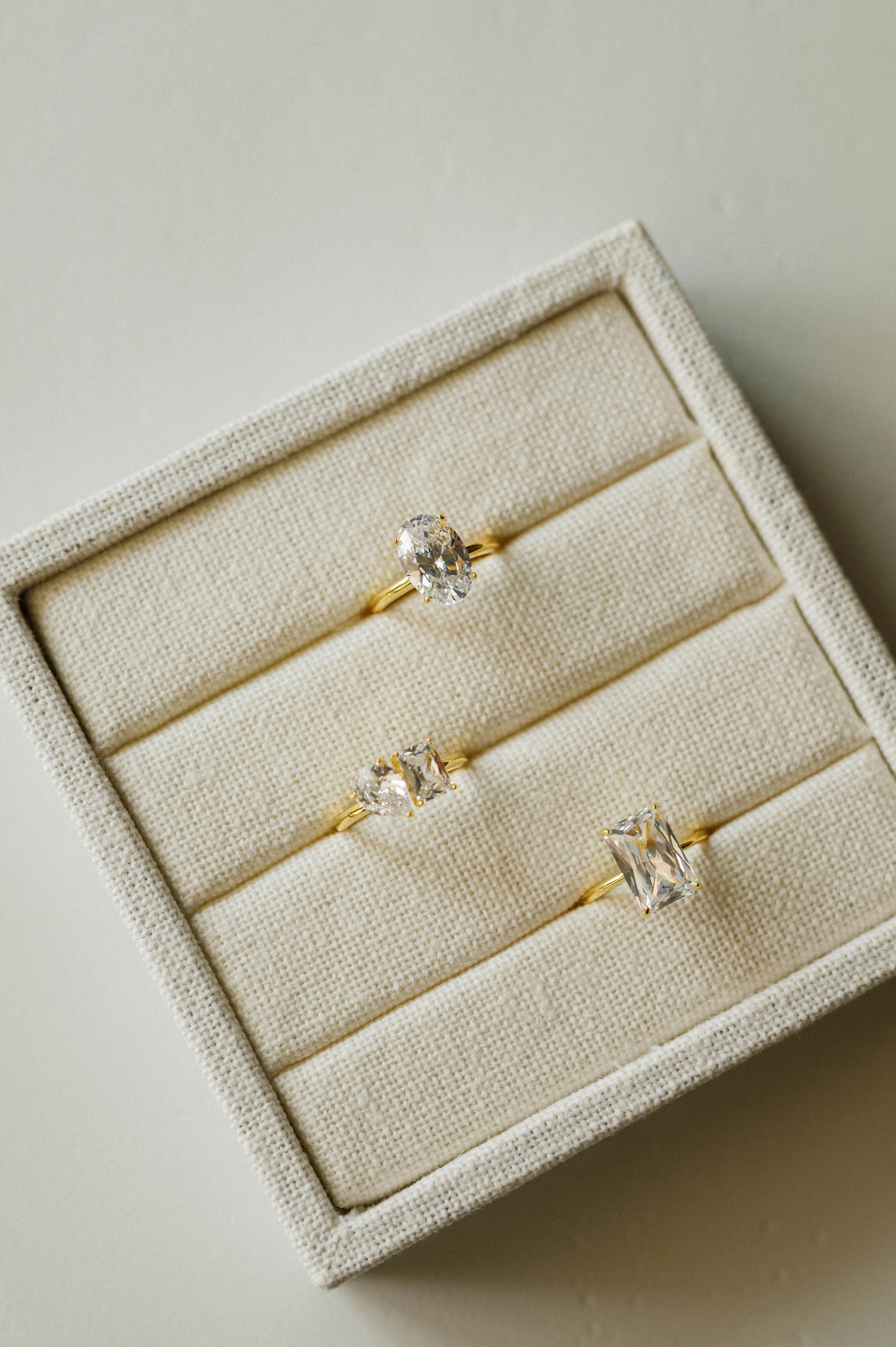 Emerald Cut Ring Starry Look Shiny Edge