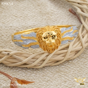 Elegant accessory Dazzling Effect FreeMen Lion face kada for Men FMK58