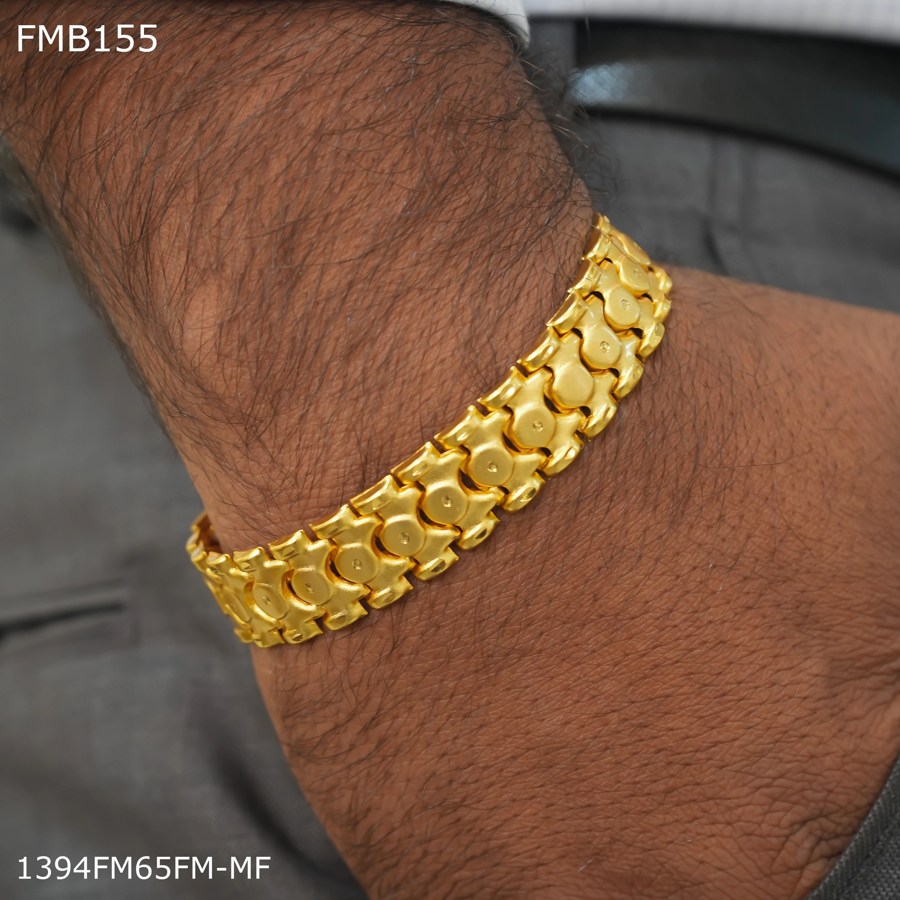 Breezy Look Luxury Tone Freemen snake dot golden Bracelet for Men - FMGB169