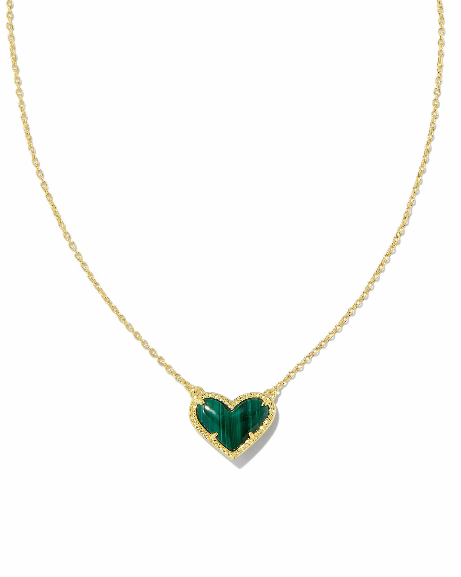 Kendra Scott Ari Heart Gold Pendant Necklace in Green Malachite Distinct Detail