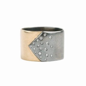 Illuminated Contrast Band Bridal Look