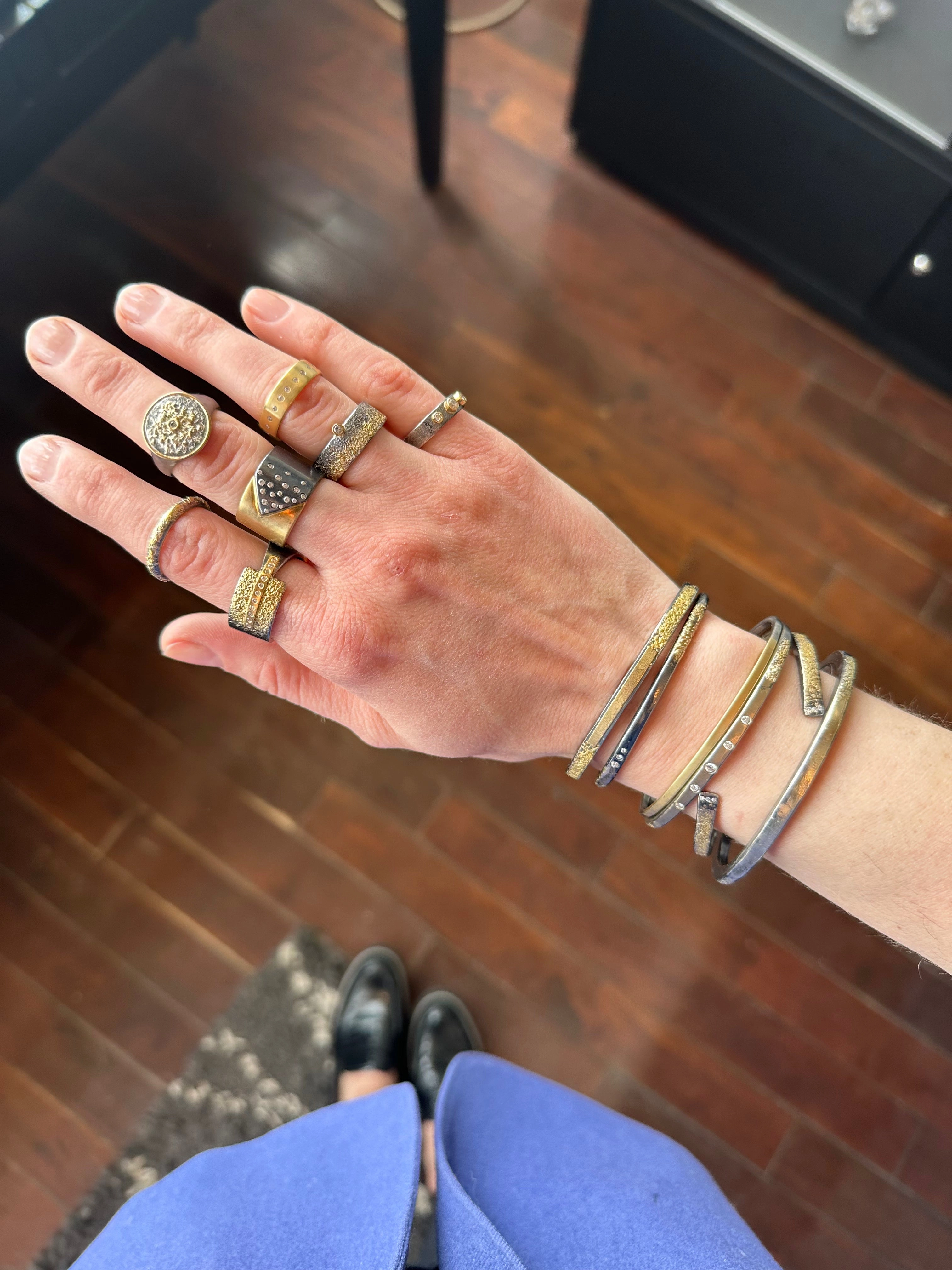 Illuminated Contrast Band Lightweight Accent Alluring Accent