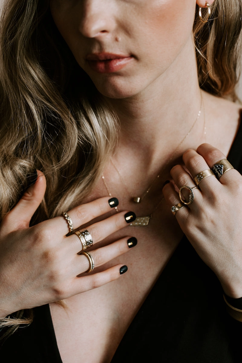 Illuminated Contrast Band Precious Appeal Outdoor Style