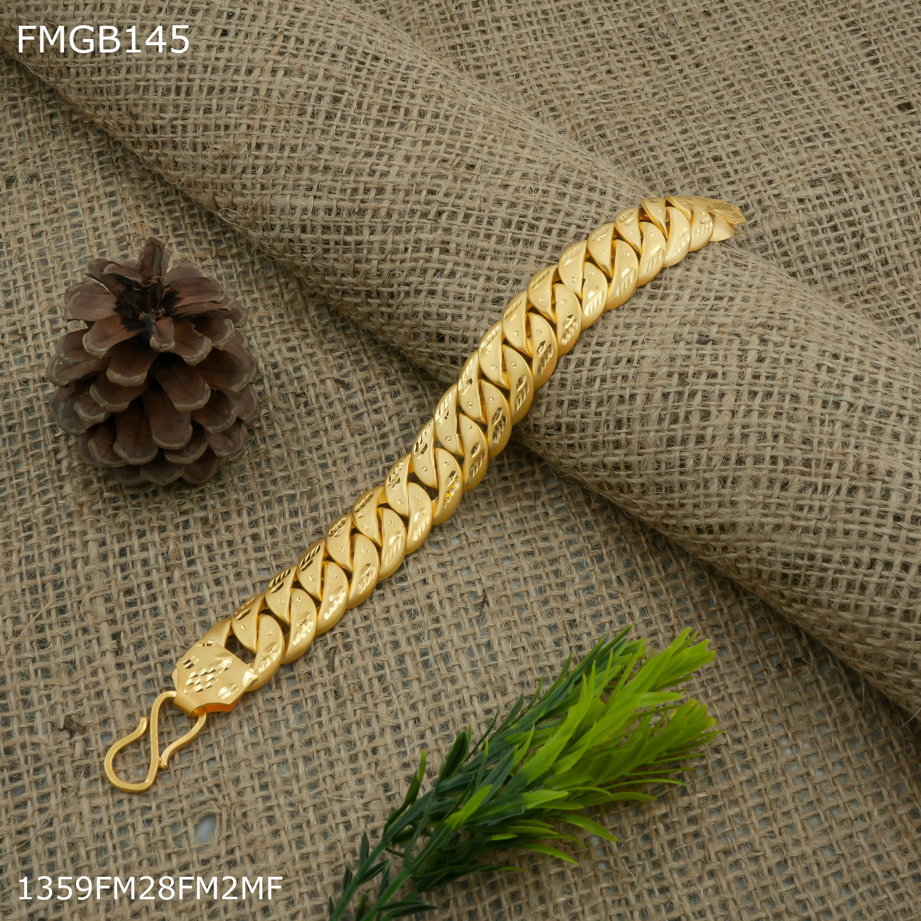 True Elegance Freemen Broad pokal gold plated Bracelet for Men - FMGB145