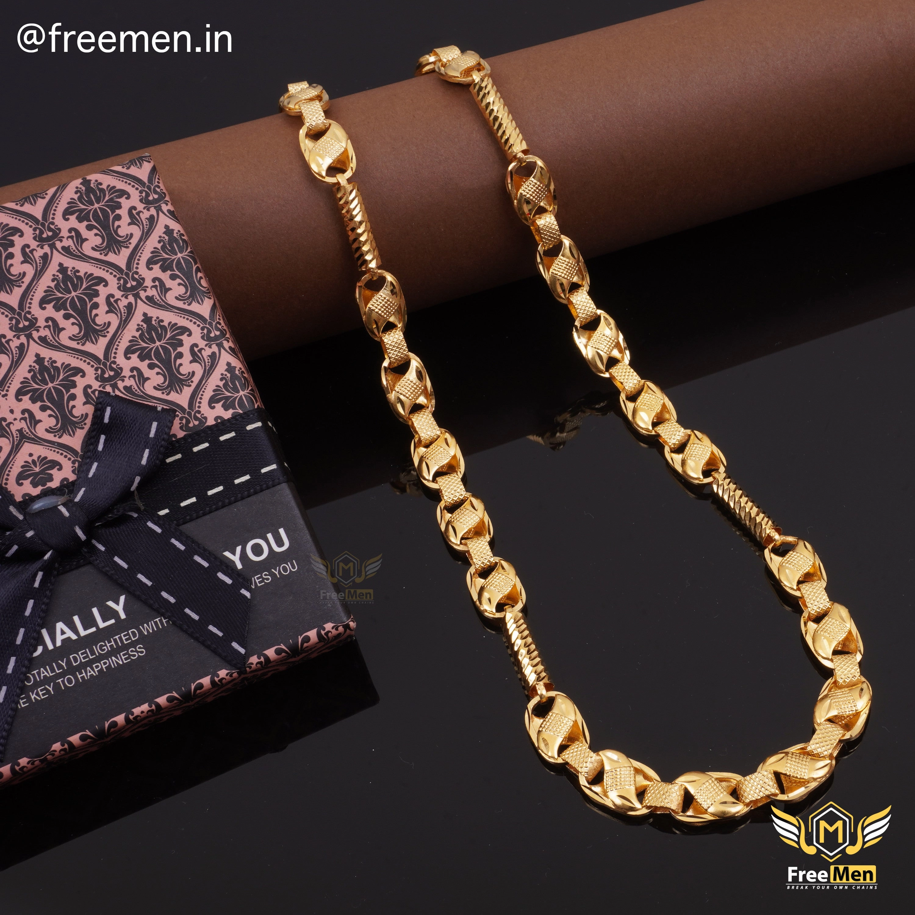 Eye Catcher Iconic Touch Freemen Superb Koli Pipe Ring Gold plated Chain - FM252