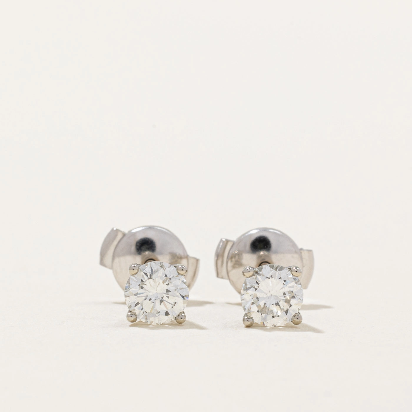 100 Ways' GIA Certified Diamond Stud Earrings | 0.83ctw VS1/VS2 G | Cozy Layers Glow Mode
