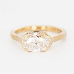 Avery Ring - Moissanite Dramatic Detail Sparkling Item