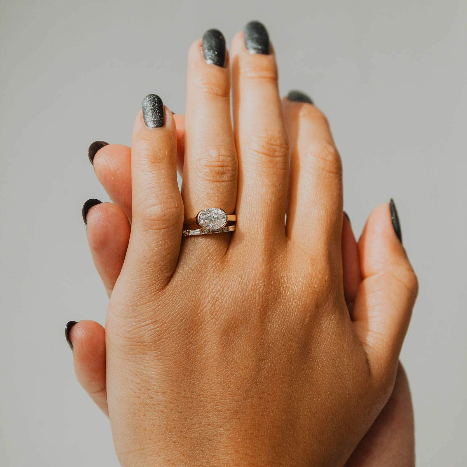 Avery Ring - Moissanite Simple Product HighEnd Gift