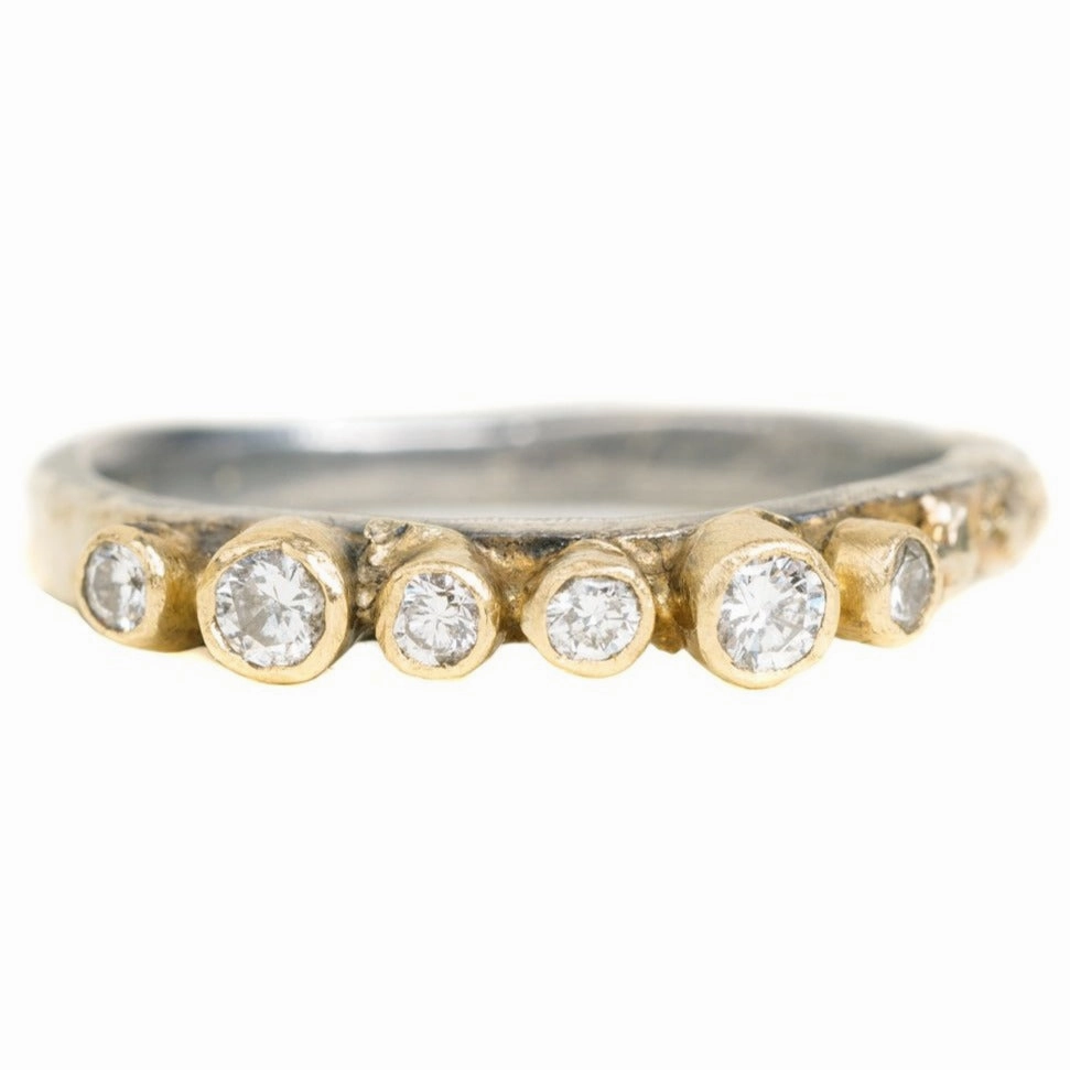 Premium Feature Shiny Lines Organic Princess Band - 18k Gold   Reclaimed Diamonds