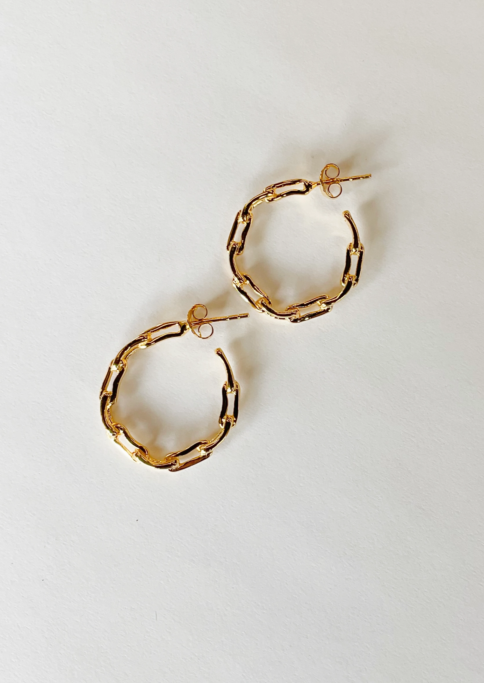 Paper clip hoops - medium Minimal Chic