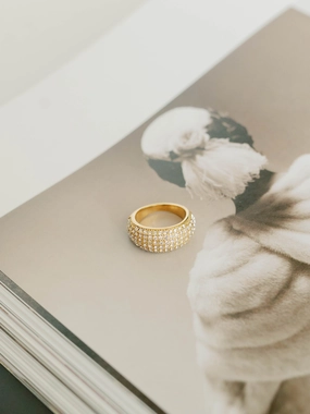 Pav?? Dome Ring Dynamic Feature Precious Touch