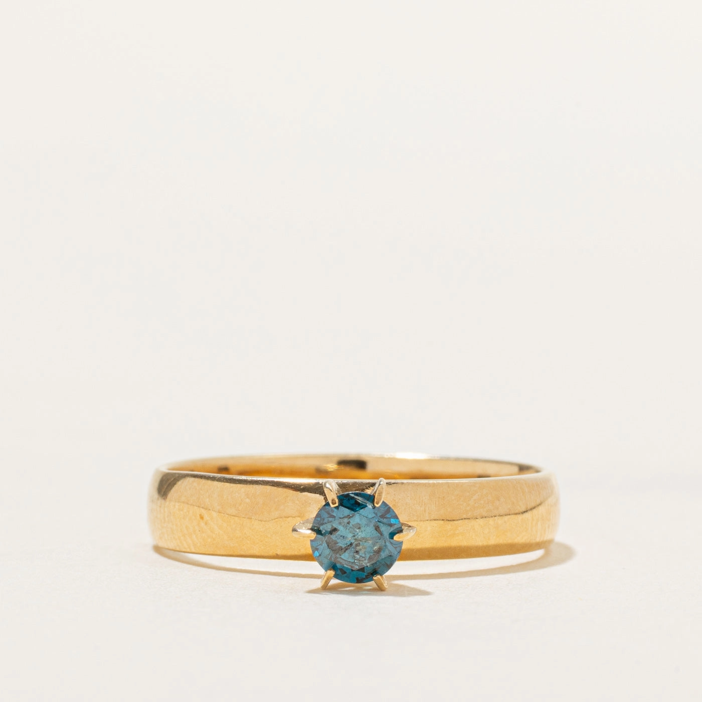 Bright Pop Sharp Silhouette 18k Solitaire Enhanced Blue Diamond Ring | SZ 8.25