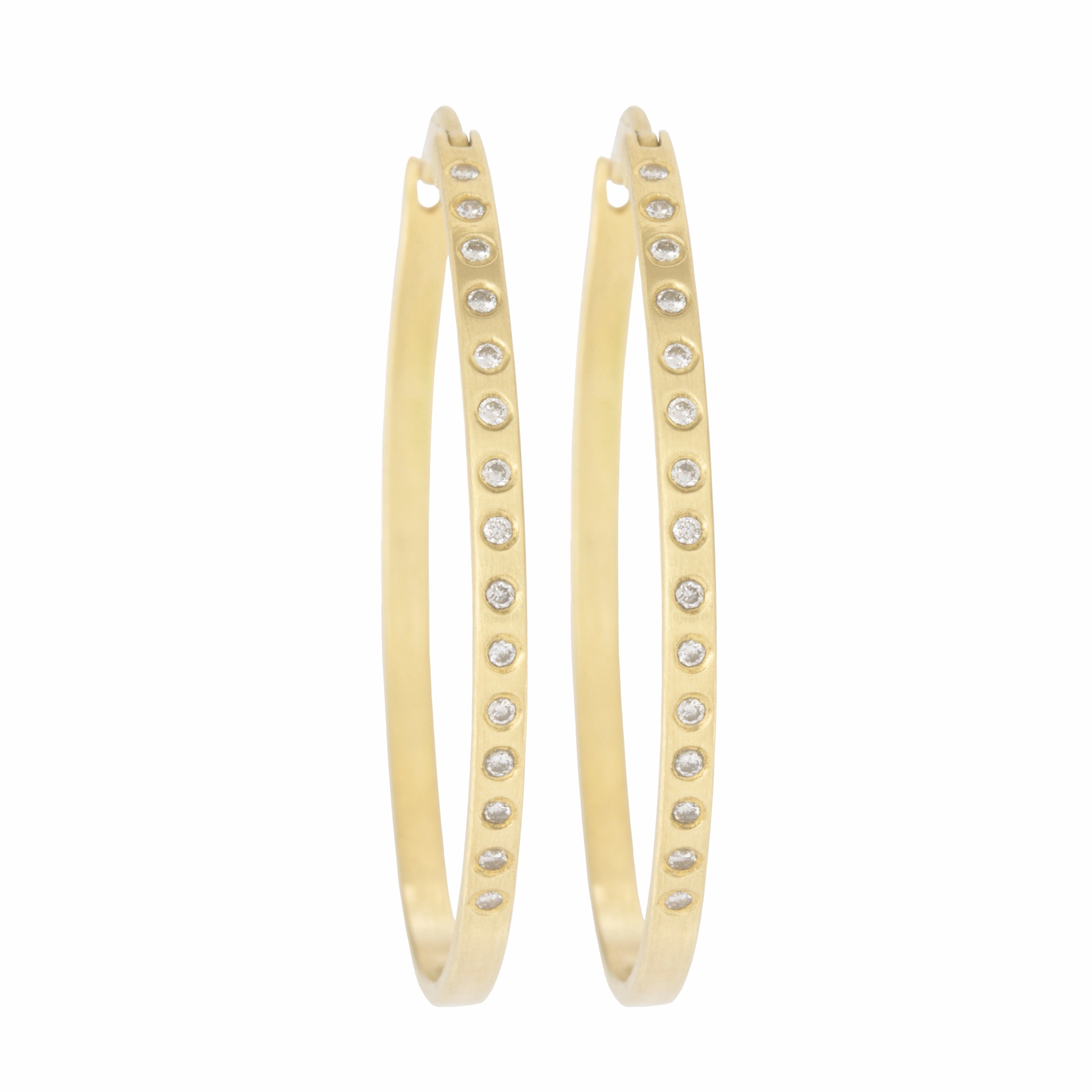 Fav Gold Hoops - 18ky Gold   VS Diamonds Sleek Touch Bright Reflection