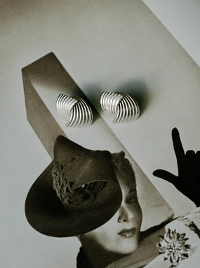 Unique Treasures Subdued Sparkle Ribbed Dome Earrings ?C Silver