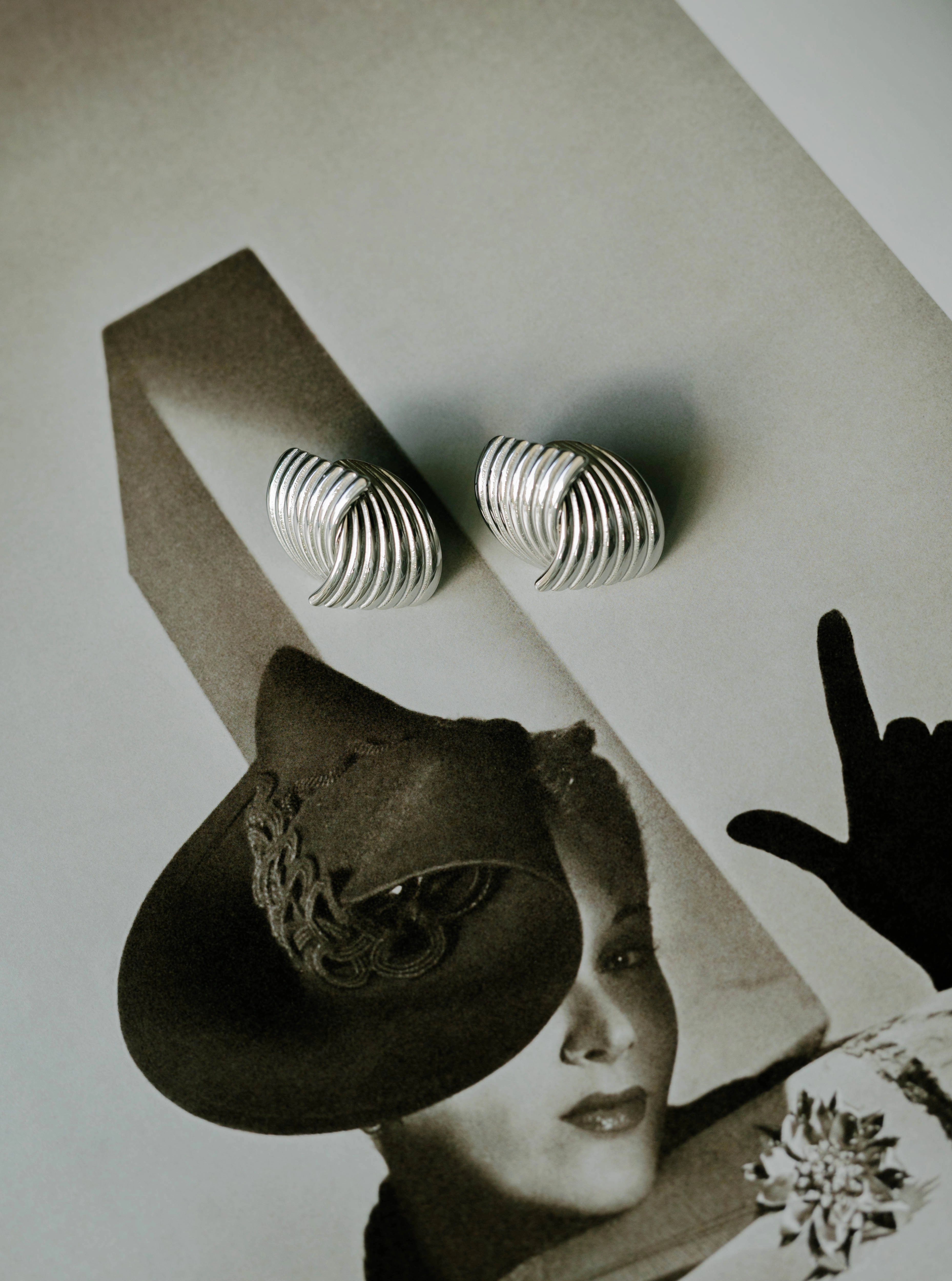 Unique Treasures Subdued Sparkle Ribbed Dome Earrings ?C Silver