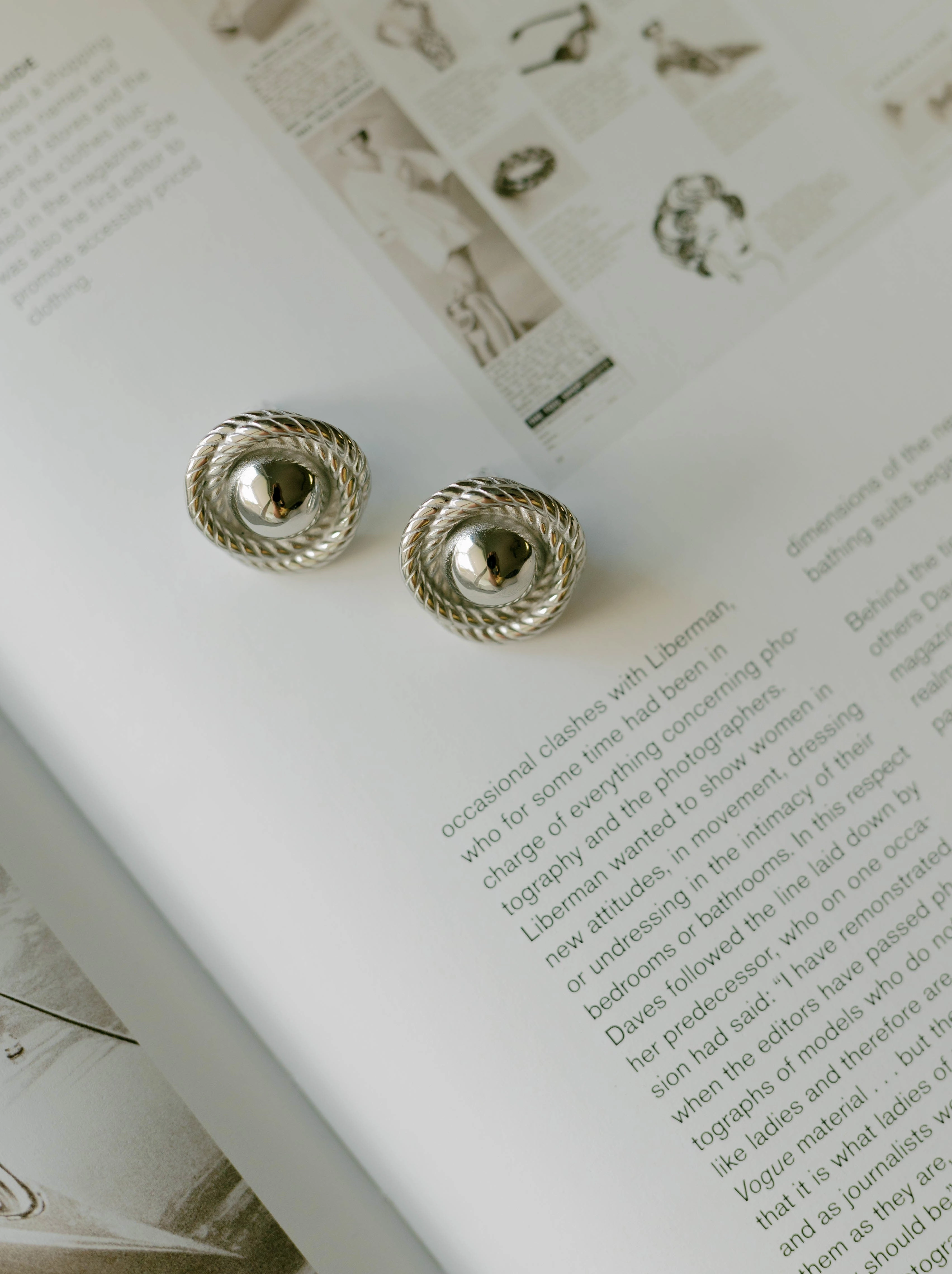 Fashionable Look Chic Update Rope Dome Stud Earrings ?C Silver