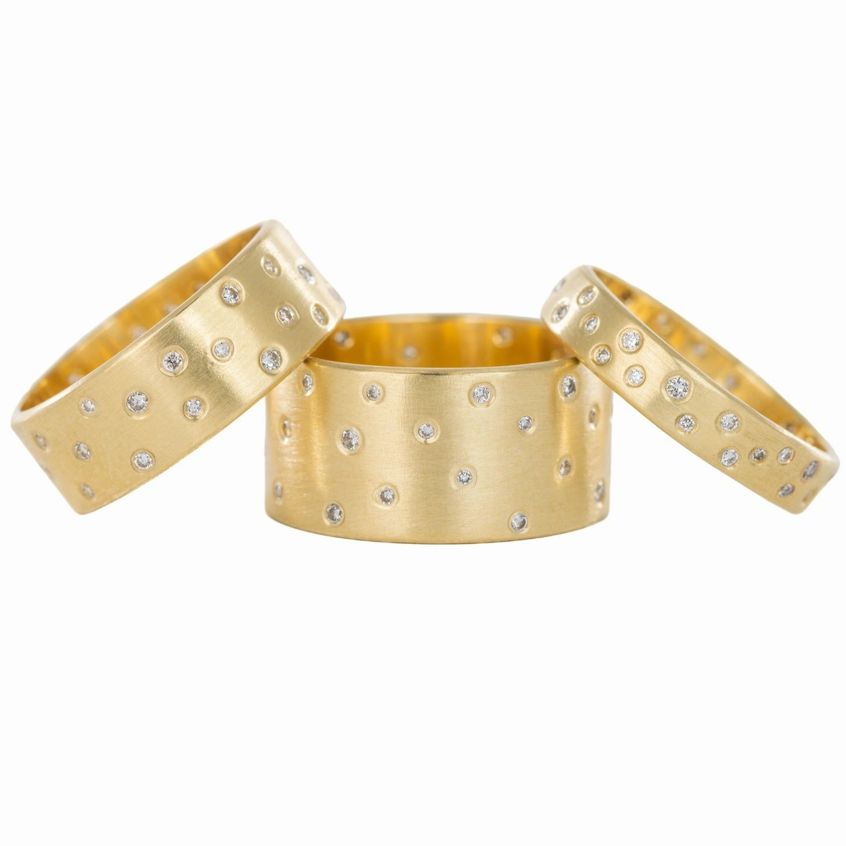 18ky Gold Scattered Diamond Band (Diamonds All The Way Around) - 4mm, 7mm, 10mm Event Style Youthful Twist