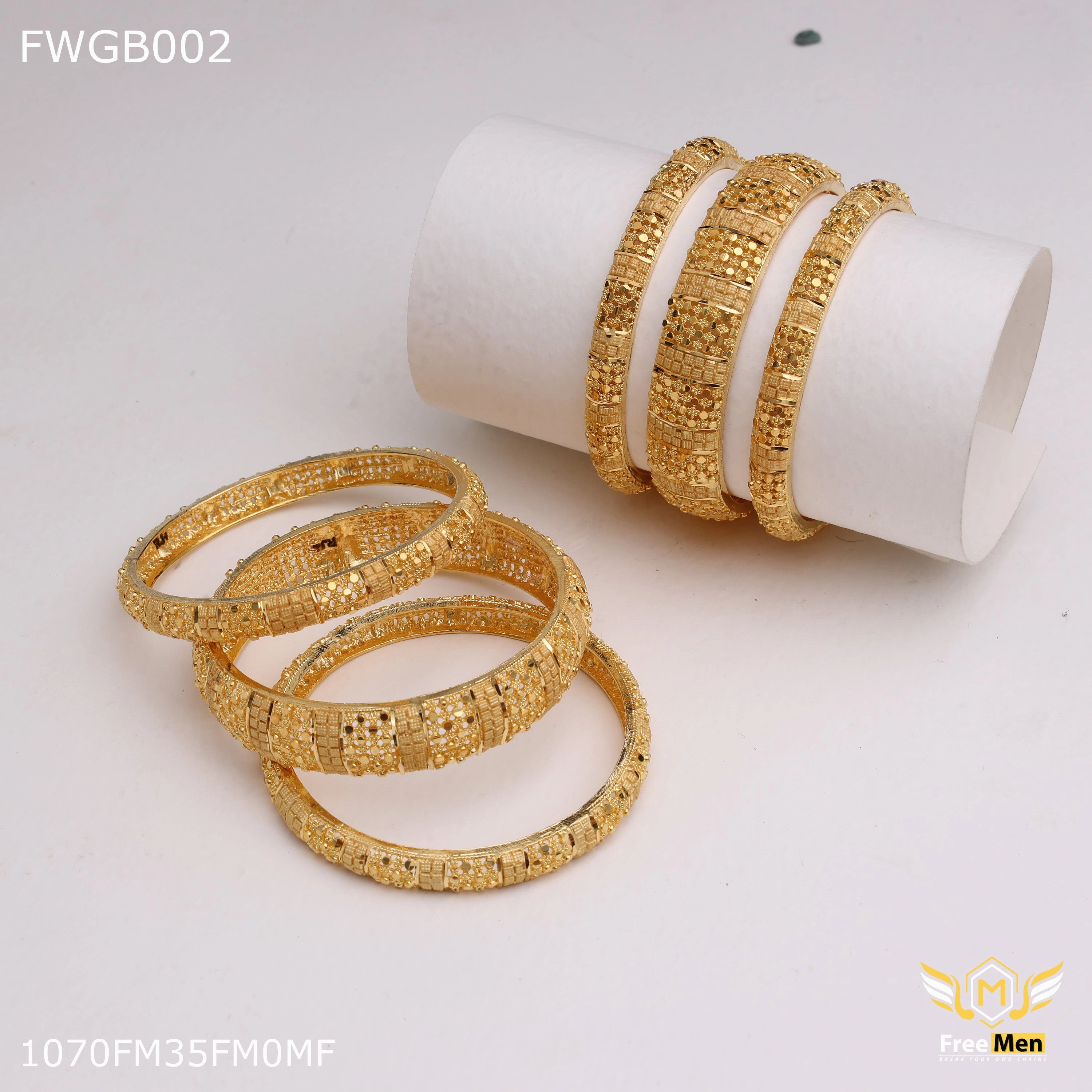 Sleek Texture Freemen 1mg finishing shinig bangles set gold plated for women - FWGB002
