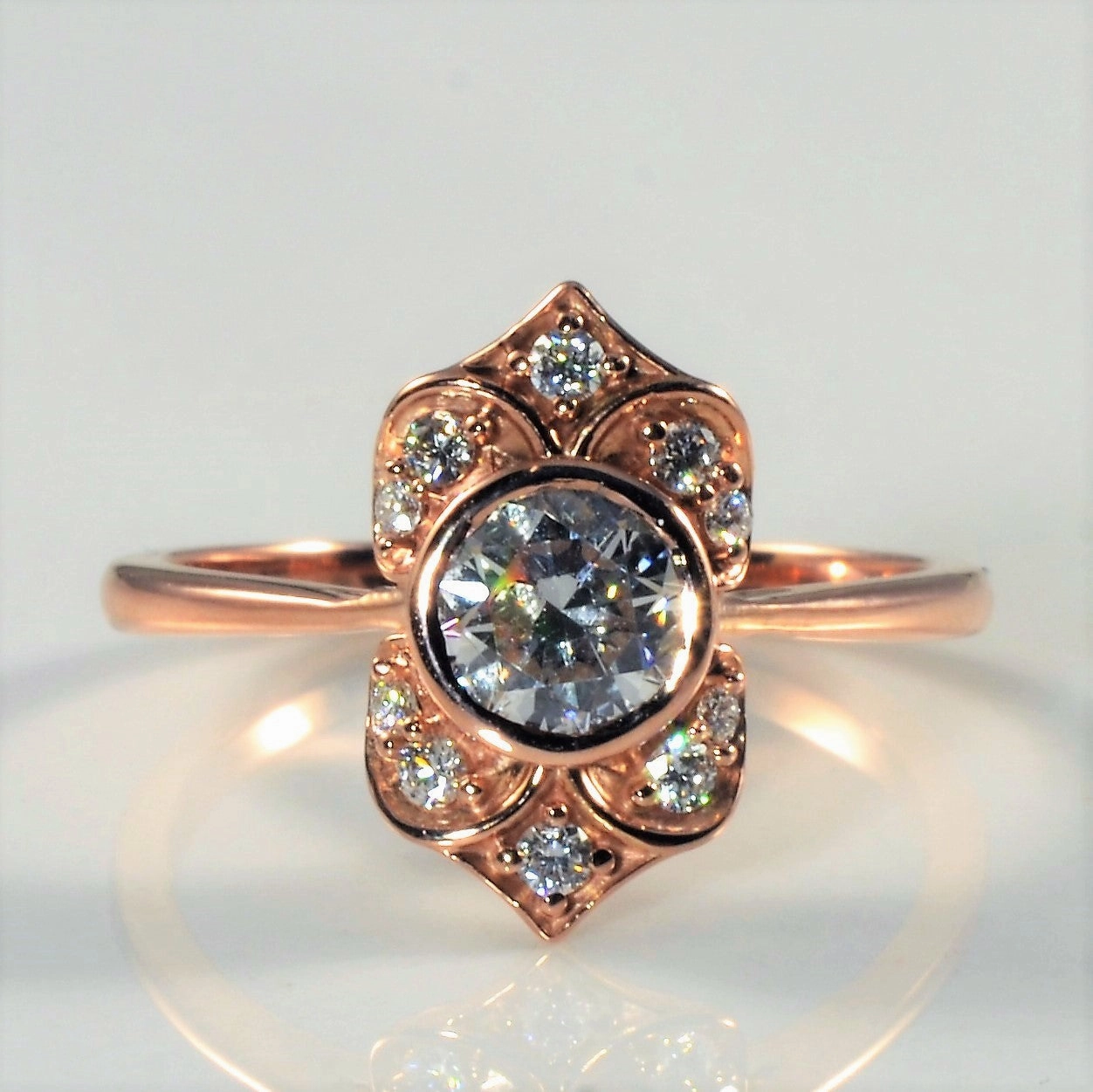 Sculpted Accent Bespoke' Bezel Set Diamond Engagement Ring | 0.93ctw | SZ 7.5 |