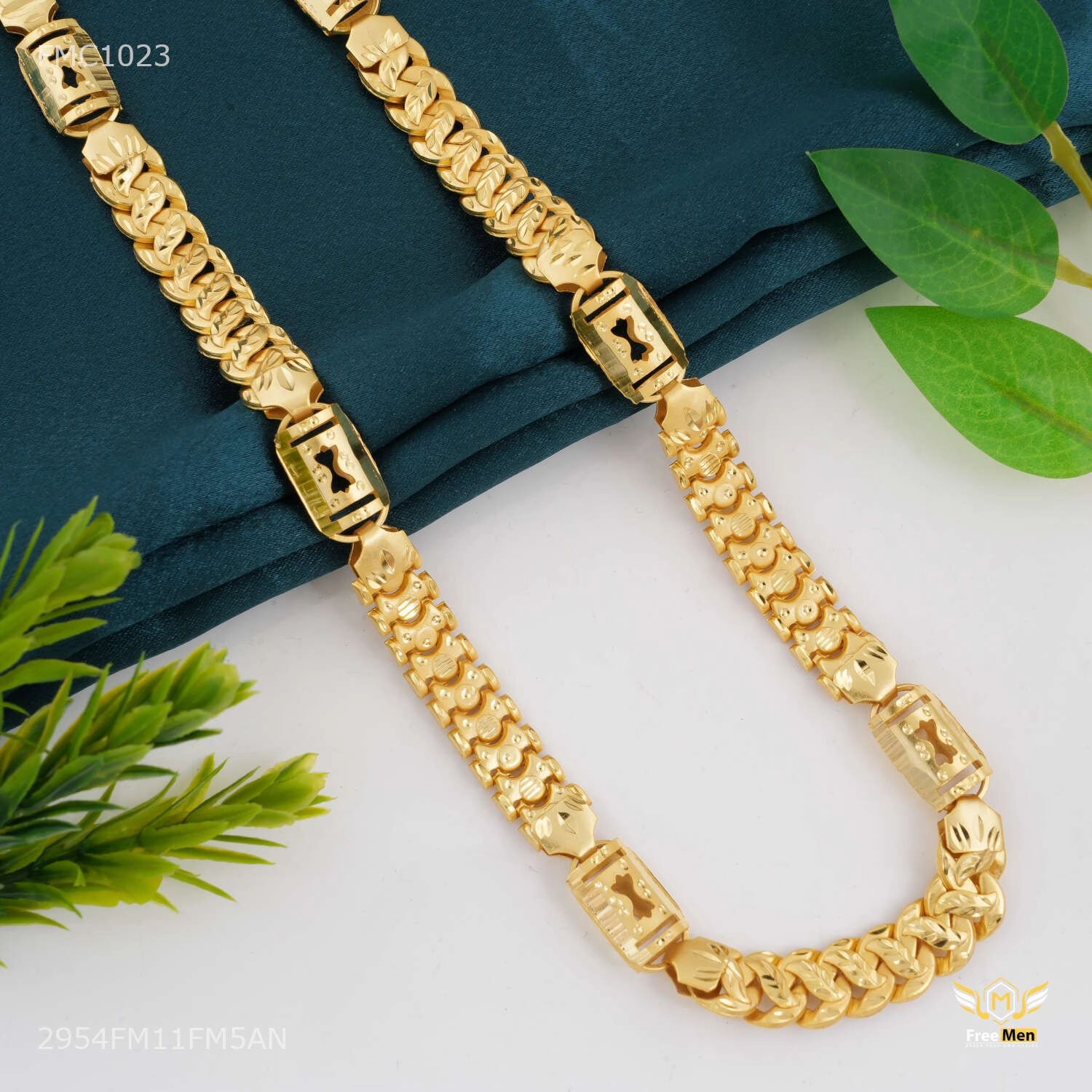 Timeless Feature Versatile Charm Snak Dot with Pokel Chain for Man - FMC1023