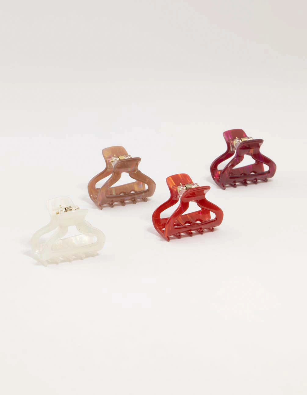 Red & Brown Acrylic Small Shaped Claw Clips 4-Pack Allure Detail