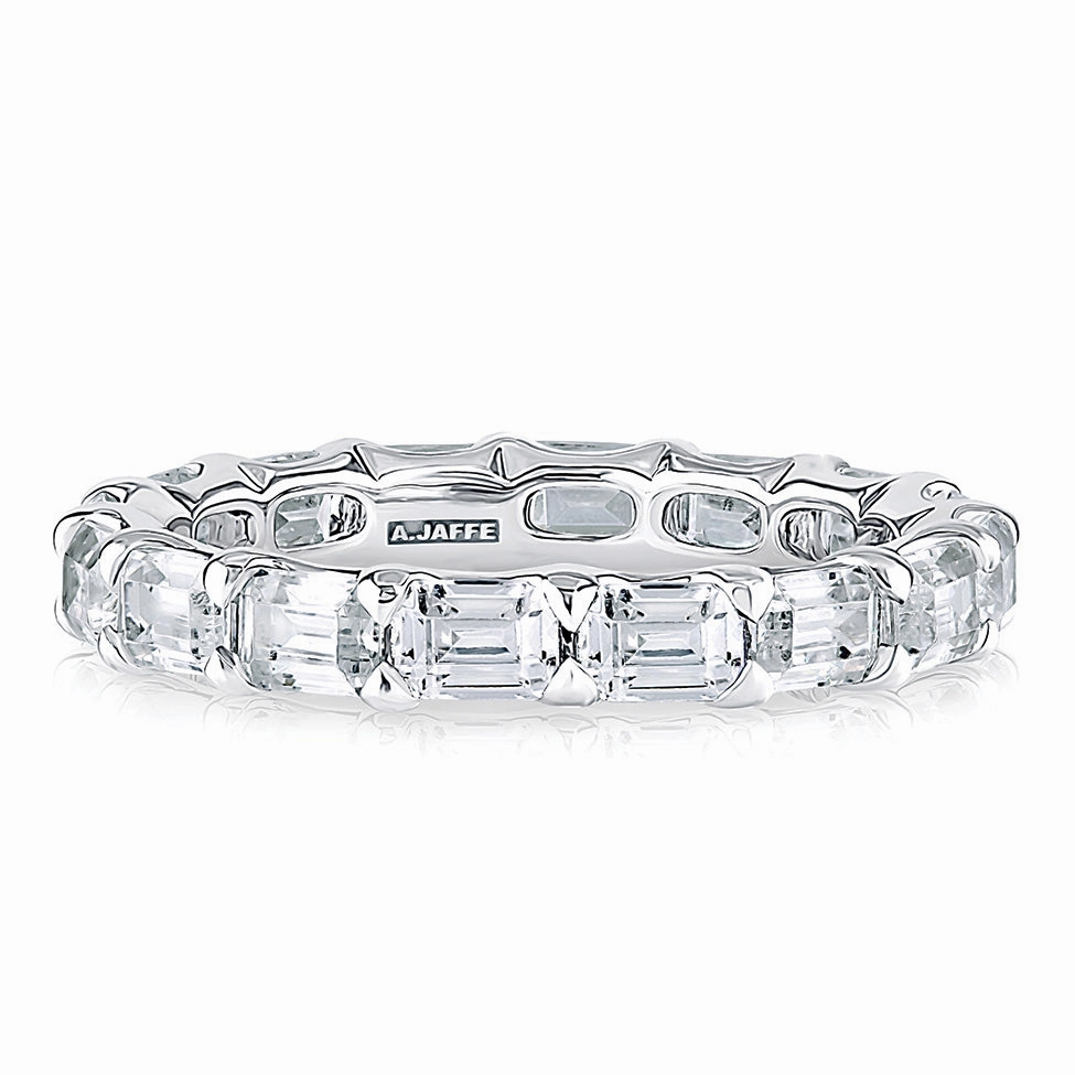 A. Jaffe Emerald Diamond Eternity Ring in White Gold Elegant Structure