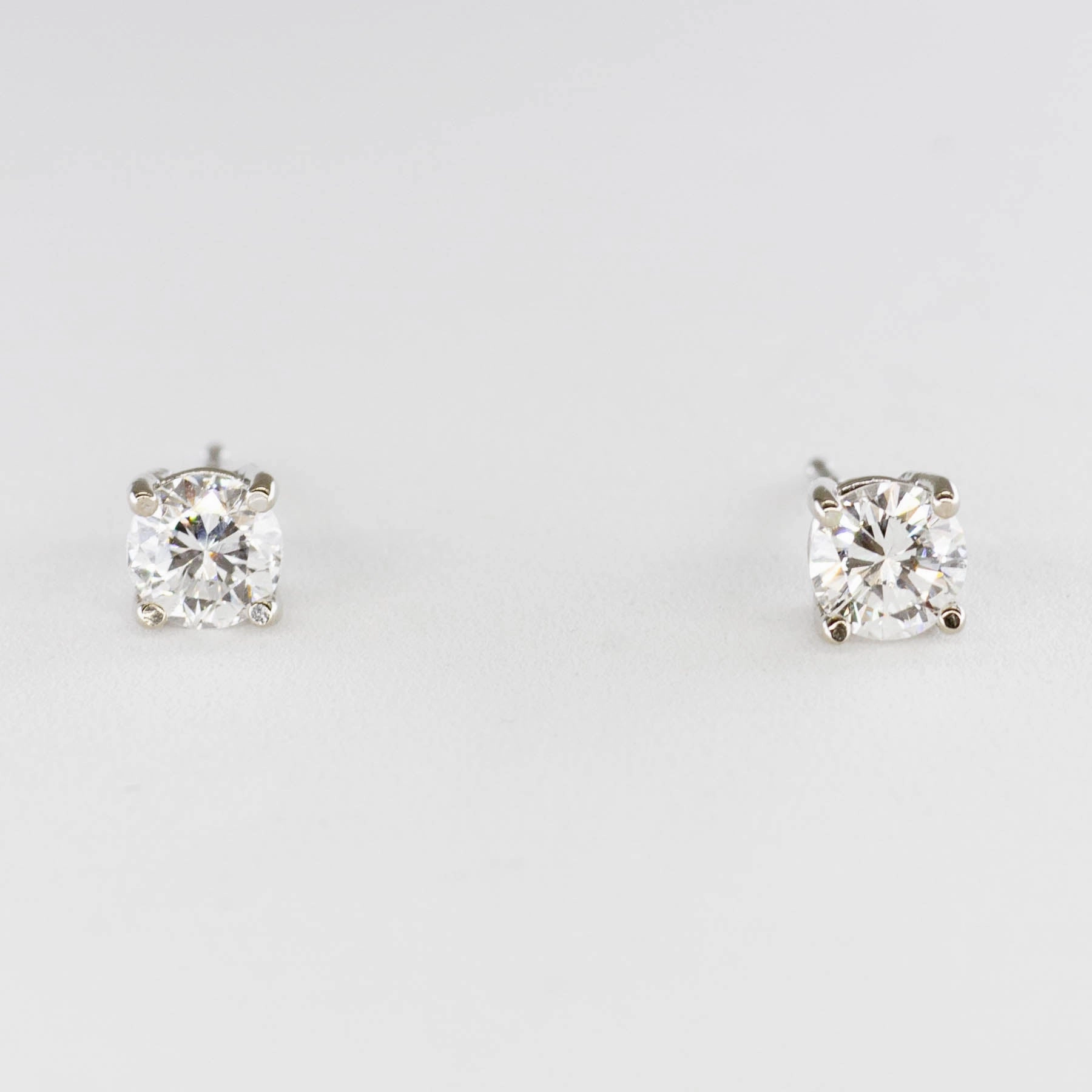 Everyday Chic Classic Craft '100 Ways' White Gold Diamond Studs | 0.68 ctw SI G/H |