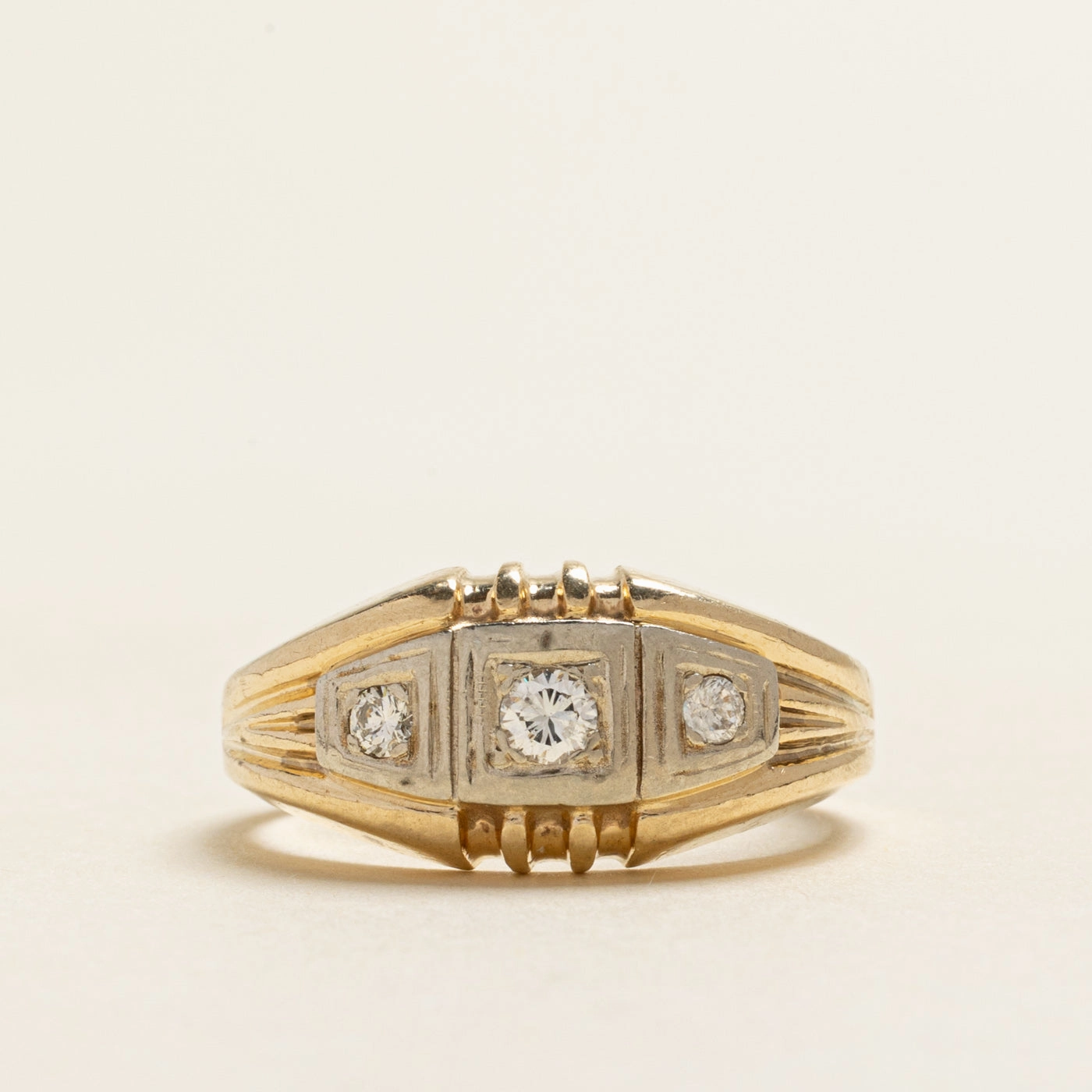 Three Stone Diamond Grooved Ring | 0.23ctw | SZ 9.25 Classic Detailing Creative Form