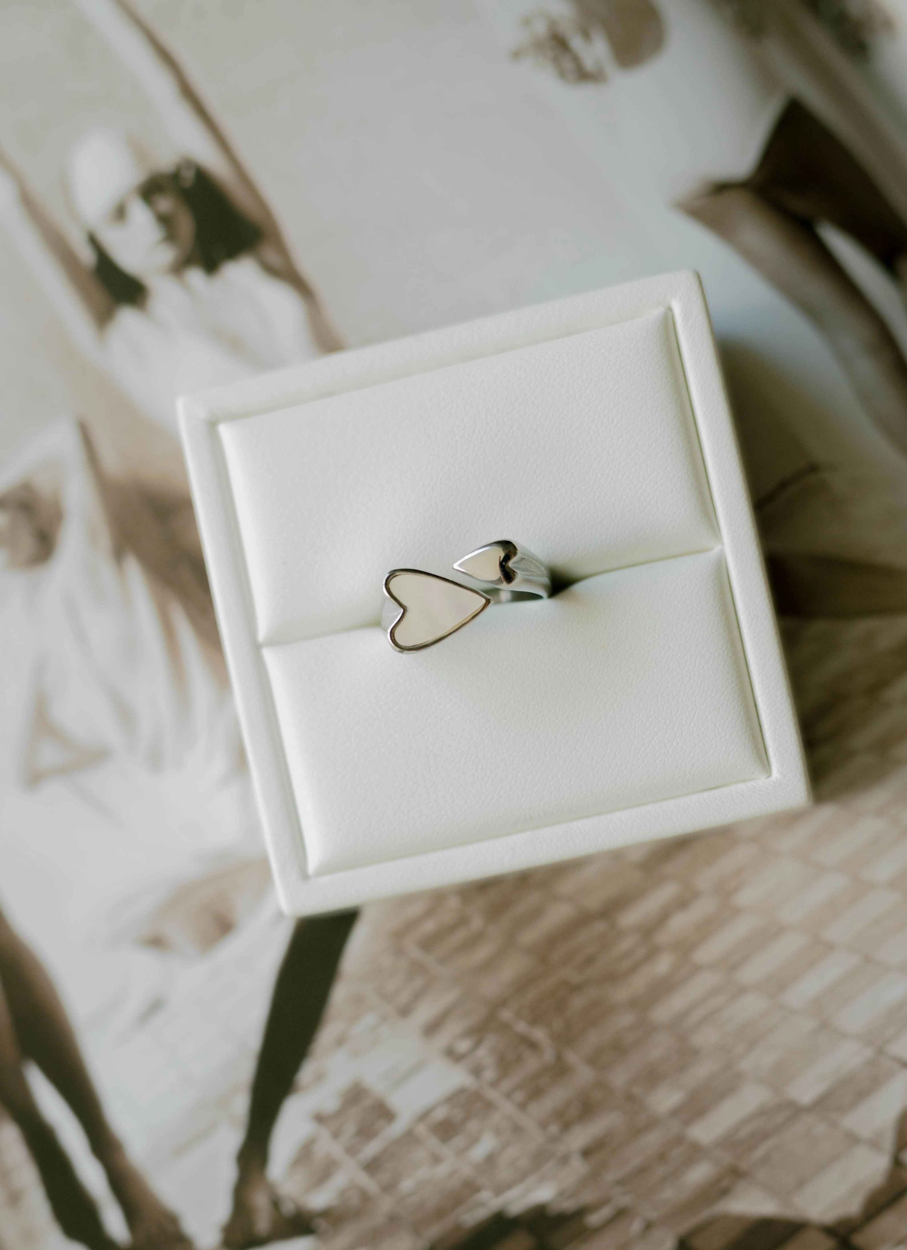 Statement Ready Double Heart Ring ?C Silver, Mother of Pearl