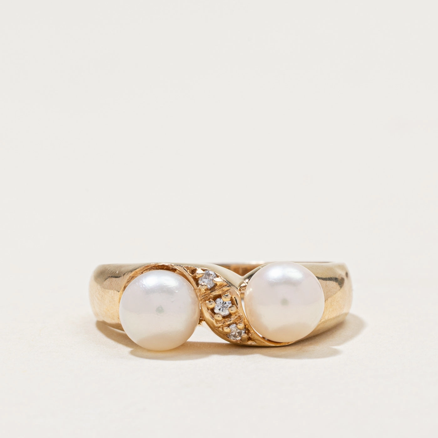 Stylish Fashion Handcrafted Jewelry Two Pearl & Diagonal Diamond Ring | 0.06ctw | SZ 8.5